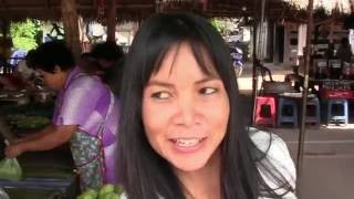 preview picture of video 'LE MARCHÉ THAÏ DE NONG BUA LAMPHU'