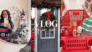 VLOG: CHRISTMAS DECORATING / DATE NIGHT / CHRISTMAS PORCH / TARGET HAUL 🎄 #decoratewithme