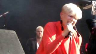 Robyn- Crash and burn girl- Way out west 2009