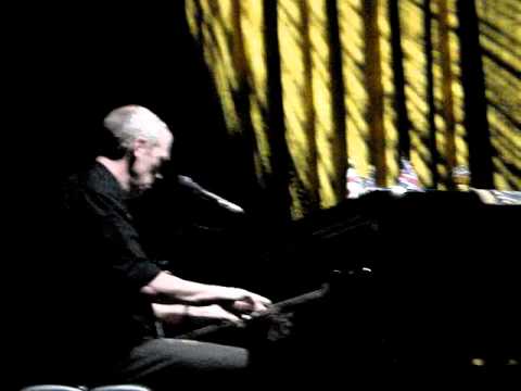 Hugh Laurie and vincent henry - London Concert 2012 - "Dear Old Southland"