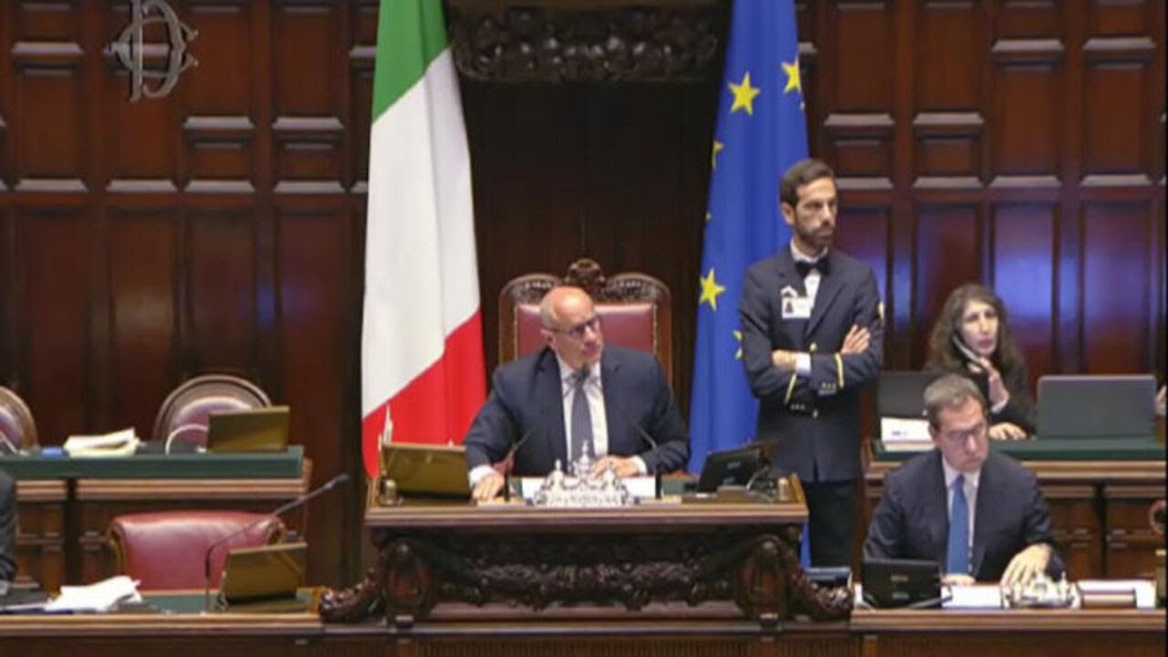 Conte a Meloni: Dice di 
metterci la faccia ma non mette capacità e l'Italia sta in braghe di tela