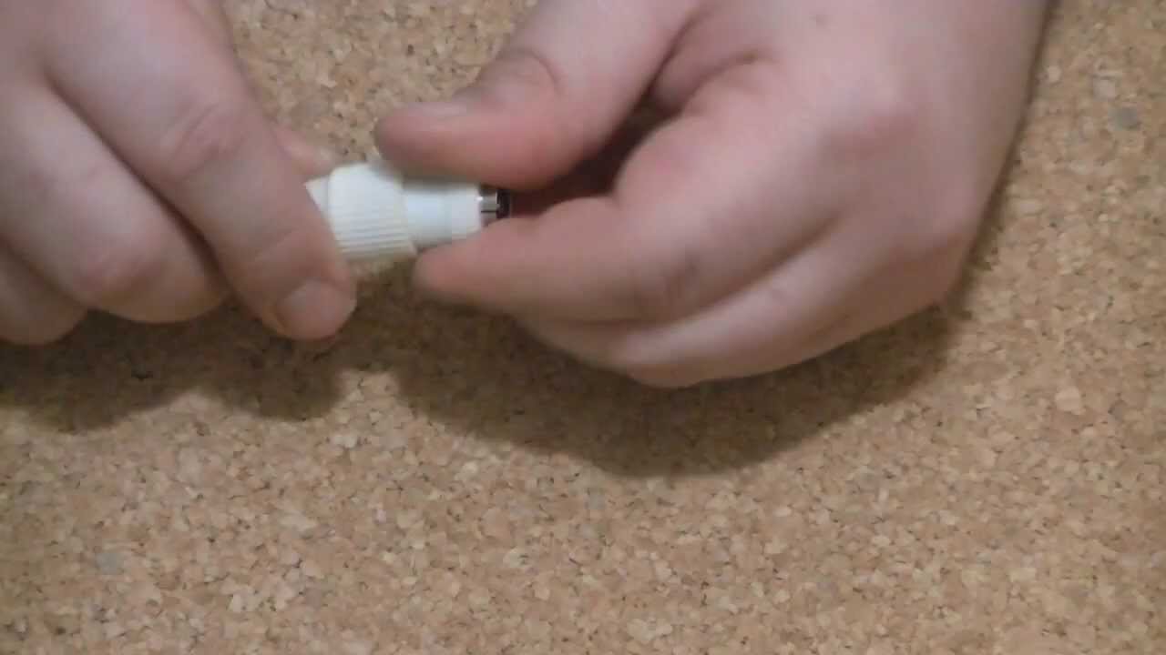 Cómo cambiar un conector de antena de televisión | Arreglos del hogar