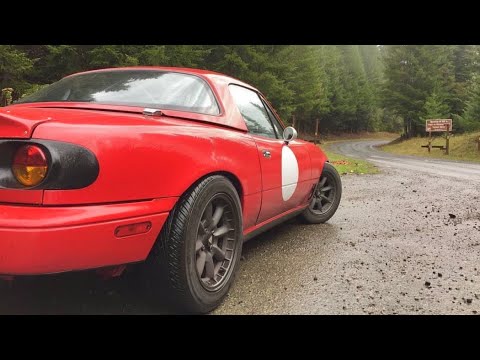 Wet Mountain Road TOUGE Drifting a Mazda Miata NA