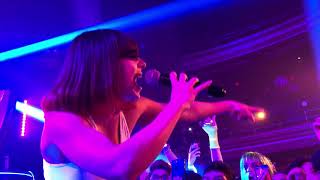 Charli XCX - Focus LIVE HD (2018) The Billy Ball Los Angeles Globe Theatre