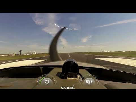 Arrival and landing Chateauroux runway 03