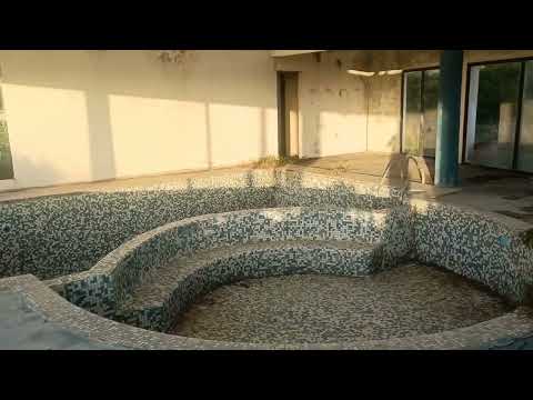 Hostería y Restaurante "Bella Vista", en estado de abandono.