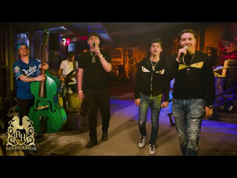 Bajo Perfil ft. Los Chavalos De La Perla - Bienvenidos A Guanatos (En Vivo)