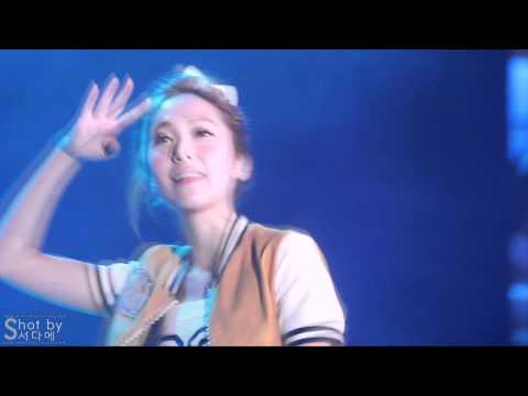 [Fancam] 100821 Jessica SNSD @SM TOWN 2010 in Seoul [Short]