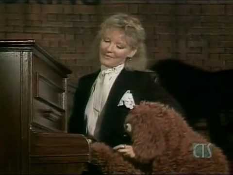 Muppets - Petula Clark & Rowlf - I Really Love You