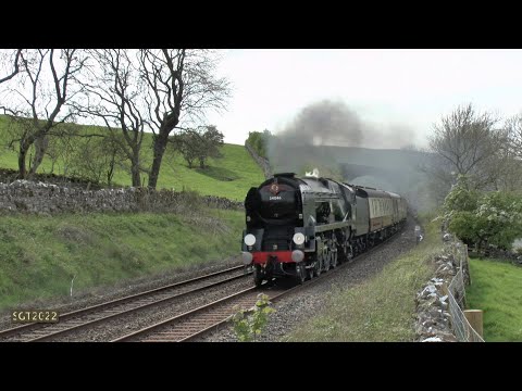 34046 Braunton Charges over the S&C on the Fellsman 18/5/22.