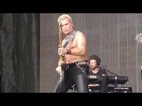 Billy Idol - Mony Mony [Tommy James & the Shondells cover] (ACL Fest 10.09.15) [Weekend 2] HD