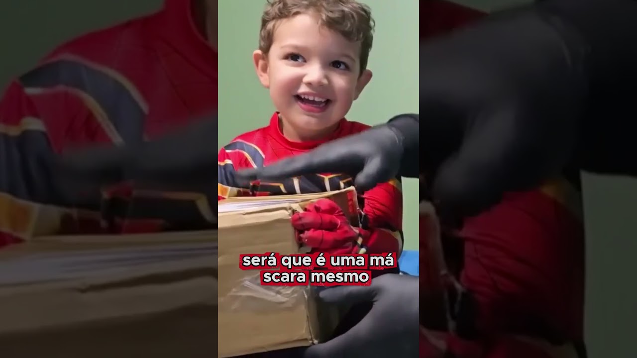 Você já imaginou uma máscara do Homem-Aranha que mexe os olhos?