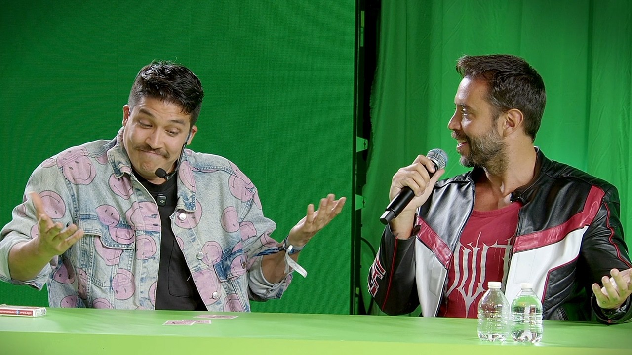 Mago le hace un trucazo de magia a Jordi Wild