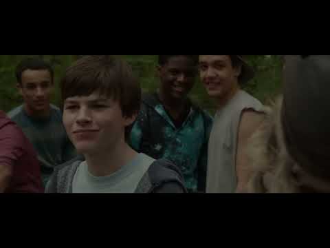 Max 2015 official trailer frame with military dog and handler