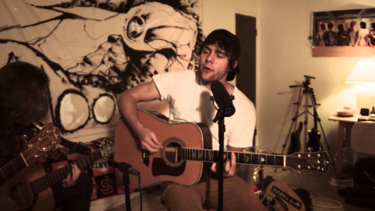 Moo: "Monologue" Live in Living Room