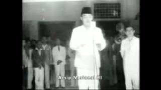 Download lagu Pembacaan teks proklamasi kemerdekaan Bangsa Indonesia mp3