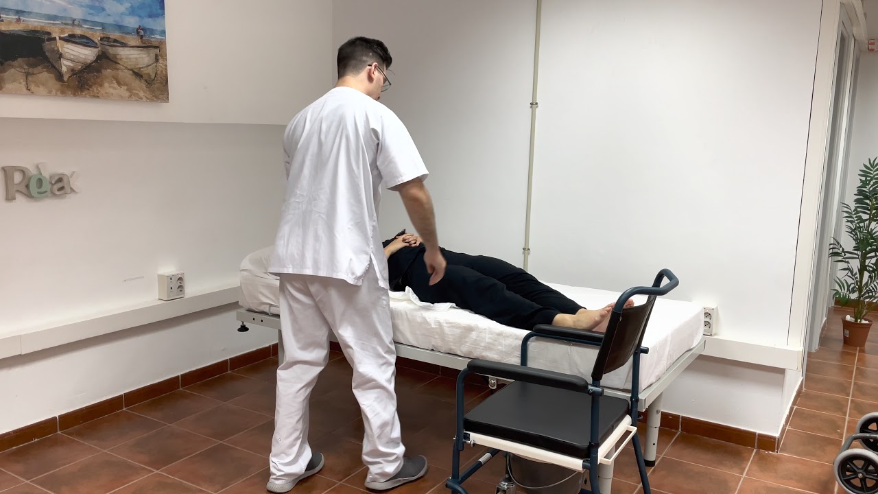 Cómo pasar de la cama a la silla de ruedas. Transferencias y movilizaciones.