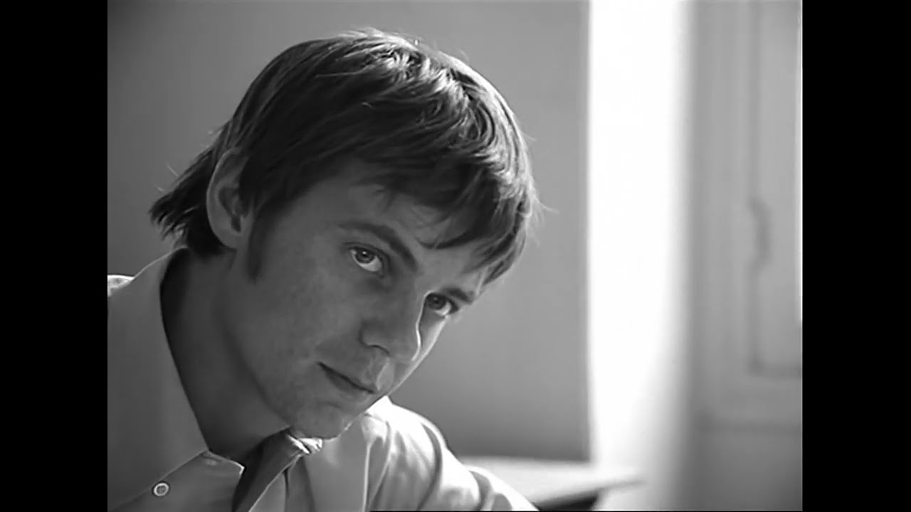 The Man Who Sleeps fragmanı