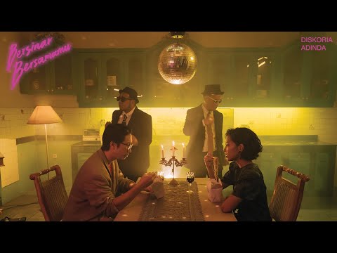 Diskoria & Adinda — Bersinar Bersamamu (Official Music Video)
