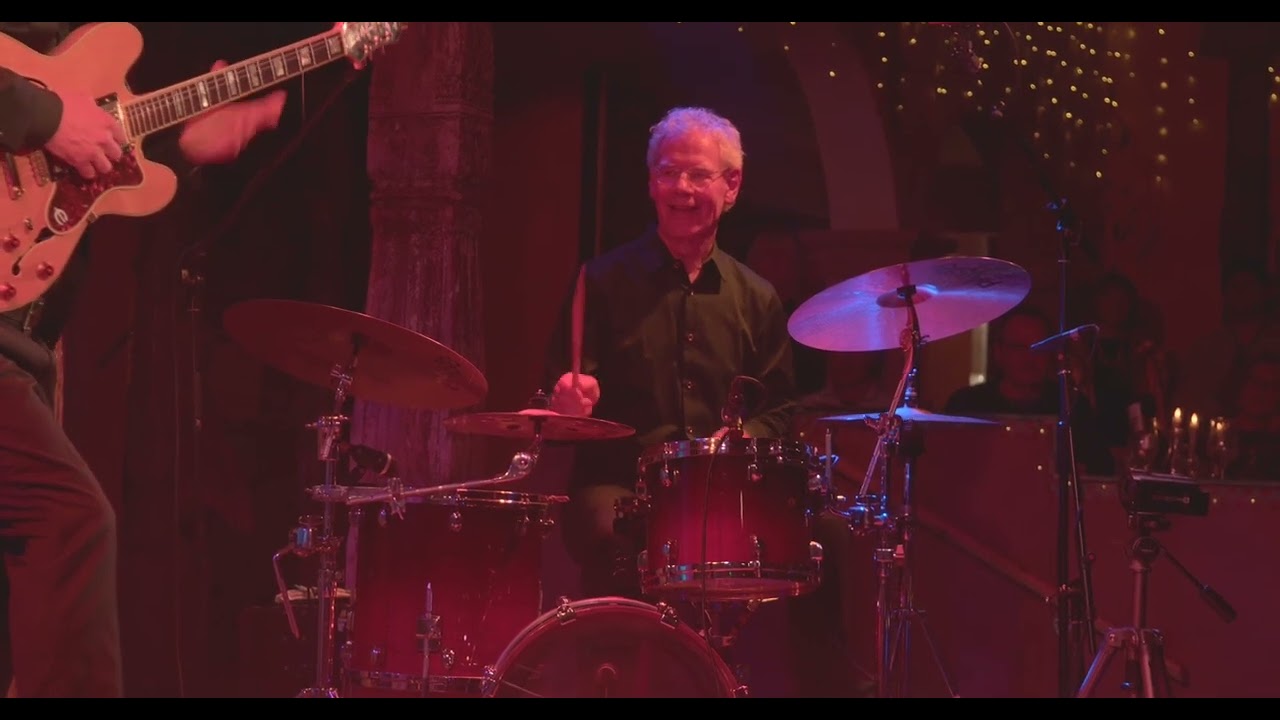Pete Roth Trio feat. Bill Bruford &ldquo;Full Circle&rdquo; (Live at Trading Boundaries) - YouTube