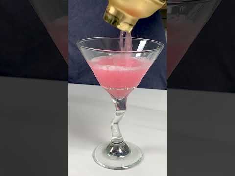COSMOPOLITAN COCKTAIL #recipe #cosmopolitan #shorts LINK IN DESCRIPTION