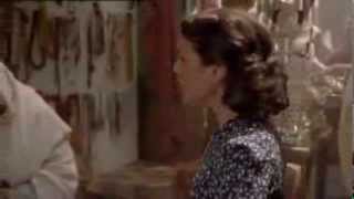 El Tiempo entre costuras - Promo