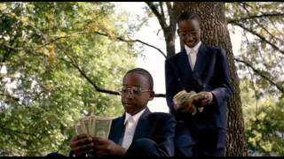 Selling Candy getting money making the green backs Gummo