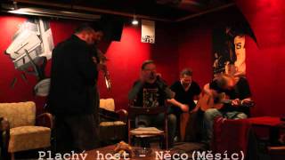 Video Plachý host - Něco(Měsíc), Klub Mezzanine, Brno 10.4.2015