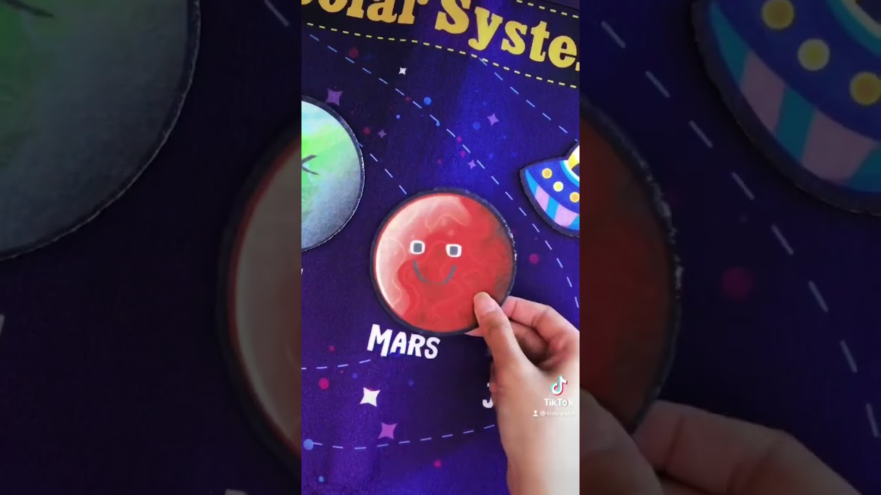 It’s a solar system carpet to stick the planets of the solar system into orbit!#kidewan