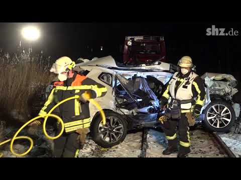 Zwei Tote bei schwerem Unfall in Dagebüll: Auto wird von Zug erfasst