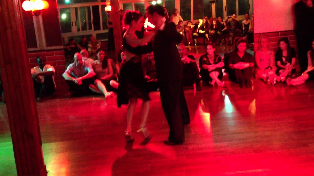 Diego Perez y Soledad Cantarini 29-04-12 Milonga del Angel Genova -3