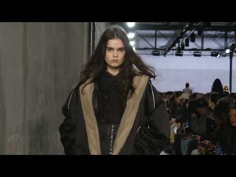 N21 by ALESSANDRO DELL'ACQUA FALL WINTER 2025 WOMEN'S FASHION SHOW