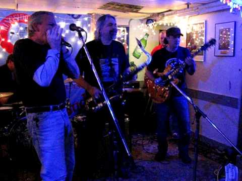 Michael Peloquin, R J Howson @ Branson Welsh's Blues Jam @ Ringside Cafe, St Pete 2 13 11.AVI