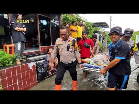 PRESISI UPDATE: SATLANTAS POLRES PATI EVAKUASI WARGA TERDAMPAK BANJIR 19/03/2024 19.00 (2/2)