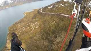 preview picture of video 'Paragliding i Skjellvika, Tromsø 1. juni'