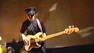 Primus - Solo into Tommy the cat (LIVE)