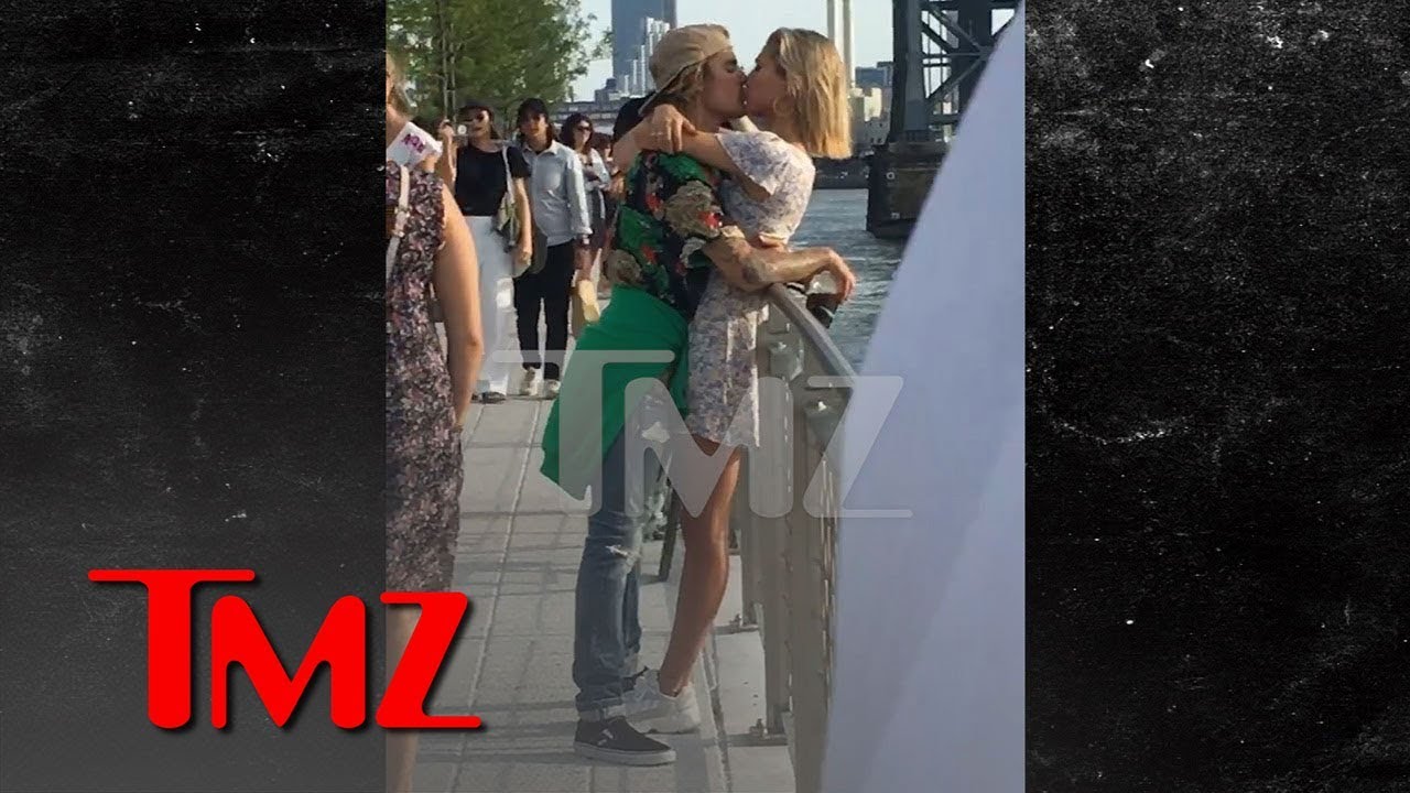 Justin Bieber and Hailey Baldwin Kissing in a Brooklyn Park thumnail