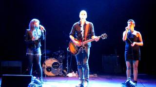 Milow Live @ Amphitheater Hanau - &#39;Out Of My Hands&#39; with Nina Babet &amp; Laura Jansen