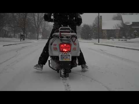 Testing Vespa GTS w/ Heidenau Snowtex Tires