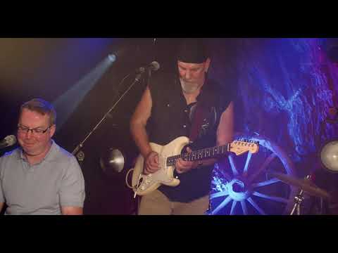 Holohan's Live Presents - Loose Arrangement