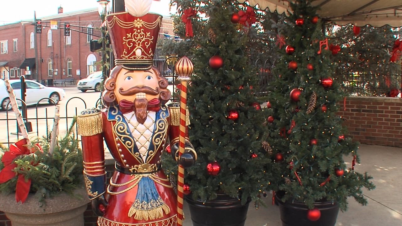 More Holiday Cheer 12/11/2016