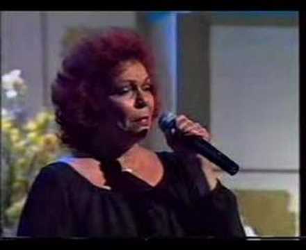 Núbia Lafayette canta "Lama"