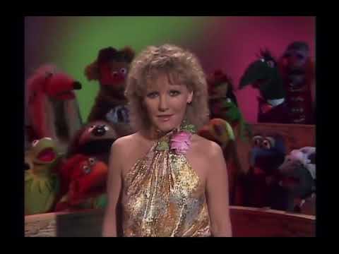 The Muppet Show - 220: Petula Clark - Backstage #4/“Tomorrow” (1978)