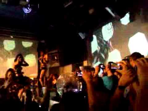 Carl Cox @TNX plays "Jaguar" and "Rob Threezy-Chicago On Acid"