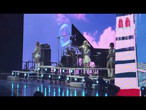 260606 위버스콘서트 QWER-다시 여기 바닷가(원곡 : 싹쓰리)