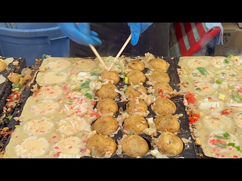 忙しいたこ焼き屋台