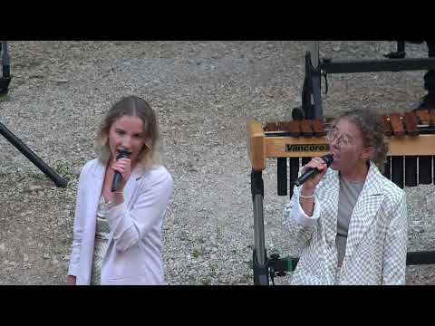 Schlagzeugensemble  im Naturtheater Hayingen - Sänger "Anna-Lena und Leonie Goldammer"