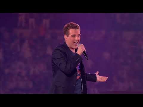 16 Toppers in concert 2013 Halftime Show 2013