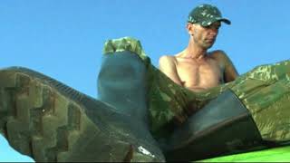 Luizinho Giant Boot.