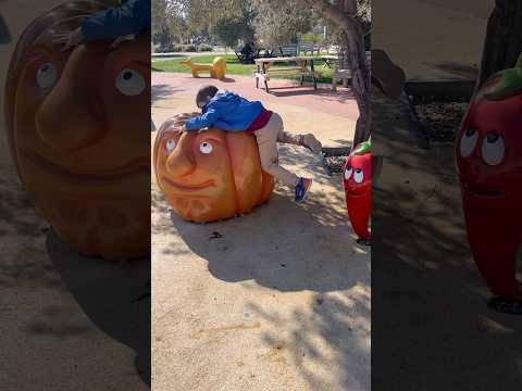 Emir parkta Elif var koş 😂🍭💕 # #emiroyuntv #funny #shorts